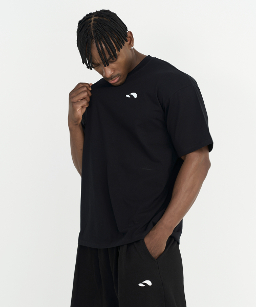TURTLEBACK(タートルバック)の「ハードステッチ シンボル オーバーサイズ 半袖Tシャツ_5カラー(Tシャツ/カットソー・メンズ・ベージュ/ブラック/ホワイト/チャコール/オリーブ・MEDIUM/LARGE/X-LARGE/XX-LARGE)」の7枚目の写真