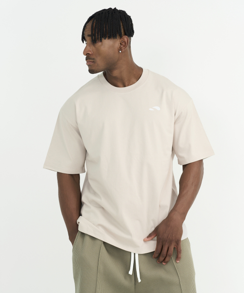 TURTLEBACK(タートルバック)の「ハードステッチ シンボル オーバーサイズ 半袖Tシャツ_5カラー(Tシャツ/カットソー・メンズ・ベージュ/ブラック/ホワイト/チャコール/オリーブ・MEDIUM/LARGE/X-LARGE/XX-LARGE)」の11枚目の写真