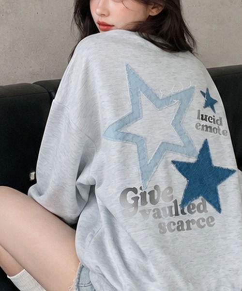 GLAMOROUS JANE(グラマラスジェーン)の「デニムスターパッチオーバーサイズトレーナー(スウェット・レディース・レッド/グレー/杢グレー/ブラック・FREE)」の3枚目の写真