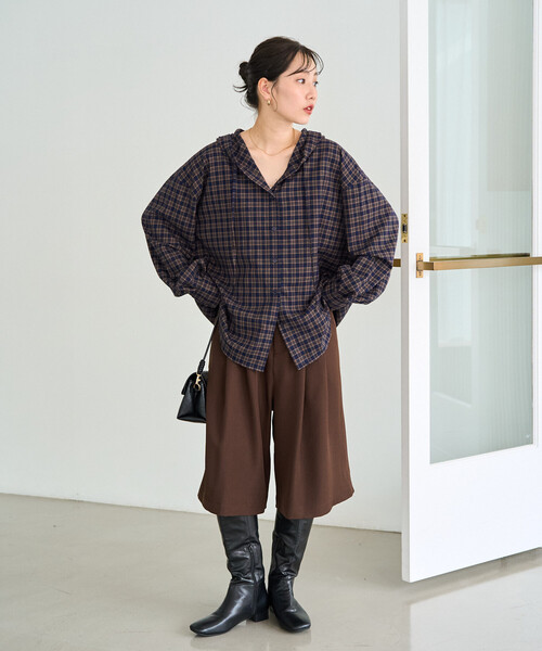 FREAK'S STORE(フリークスストア)の「限定展開 タック バミューダ パンツ(その他パンツ・レディース・ベージュ/ブラック/ブラウン・SMALL/MEDIUM)」の11枚目の写真