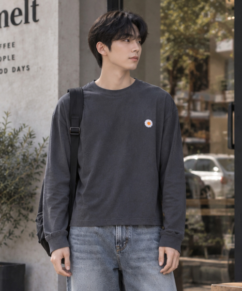 PEID（ペイド）の「PD スモールデイジー セミクロップド長袖Tシャツ 3色（Tシャツ/カットソー・レディース・ブラック/ホワイト/アッシュグレー・LARGE/X-LARGE/XX-LARGE）」の5枚目の写真