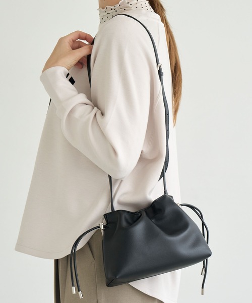 ZAKKA-BOX（ザッカボックス）の「レザーキンチャクポシェット（ショルダーバッグ・レディース・ブラック/シルバー/ベージュ・FREE）」の7枚目の写真