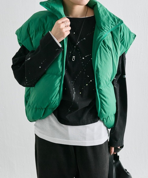 ear PAPILLONNER(イアパピヨネ)の「《一部店舗&WEB限定カラーあり》リサイクルダウンベスト【SUM1 STYLE(スミスタイル)】(ダウンベスト・レディース・ブラック/ピンク/グリーン/アイボリー・FREE)」の3枚目の写真