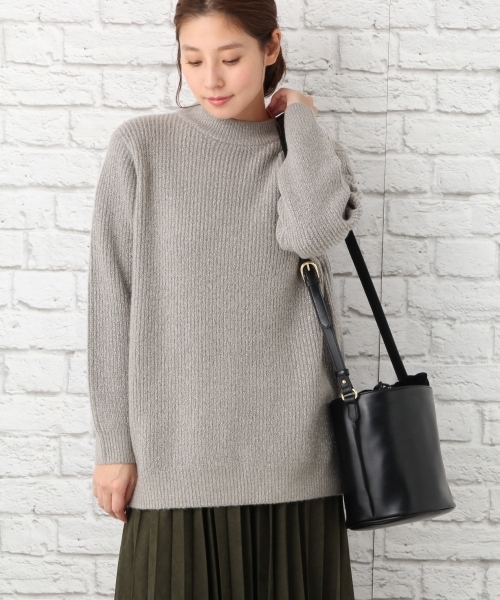 LEPSIM（レプシィム）の「5Gラメイリハイネックプルオーバー　739389（ニット/セーター・レディース・トップグレー/キャメル/ネイビー・FREE）」の2枚目の写真