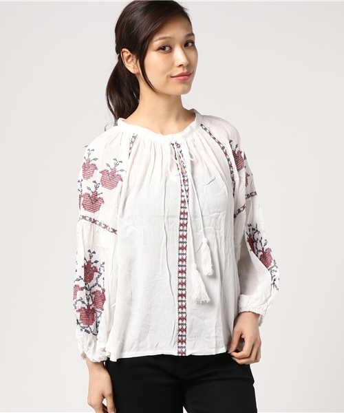 SpRay（スプレイ）の「刺繍ブラウス（シャツ/ブラウス・レディース・レッド/ホワイト・FREE）」の3枚目の写真