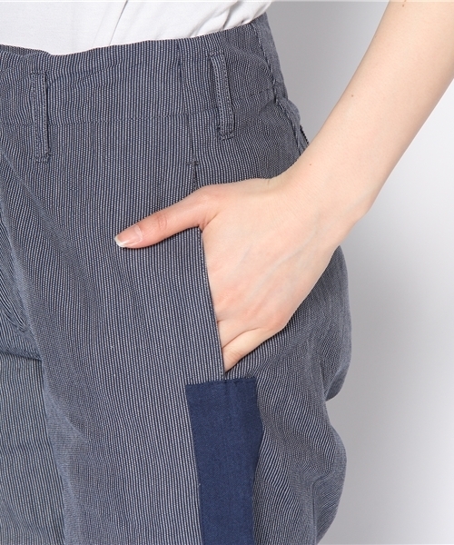 BEAMS BOY（ビームスボーイ）の「○BEAMS BOY / インディゴ ストライプ 側章 尾錠 パンツ （スラックス・レディース・ブルー・0/1/2）」の6枚目の写真