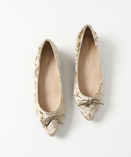 earth music&ecology（アースミュージックアンドエコロジー）の「インヒールベロアパンプス（パンプス・レディース・ベージュ/ブラック/ピンク・L/M/S）」の5枚目の写真