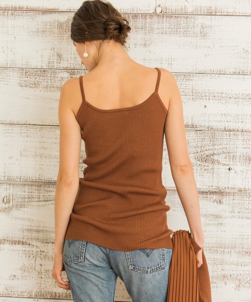 Emma Taylor（エマテイラー）の「リブニットキャミソール（キャミソール・レディース・ネイビー/オフホワイト/キャメル/モカ・FREE）」の4枚目の写真