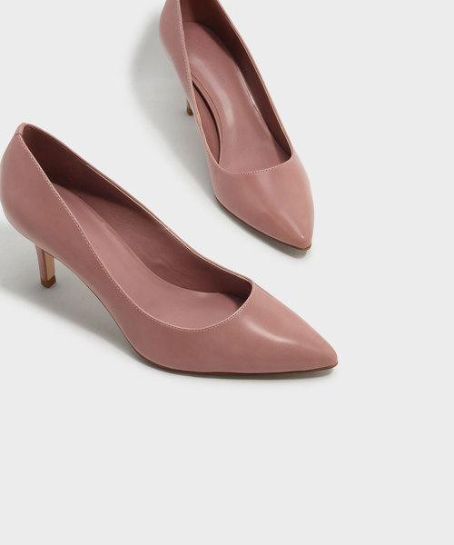 CHARLES & KEITH(チャールズ & キース)の「ベーシックポインテッドパンプス / BASIC POINTED PUMPS(パンプス・レディース・ピンク/ライトベージュ/ネイビー・23.5cm/24.5cm/23cm/22.5cm/25.5cm/25cm)」の6枚目の写真