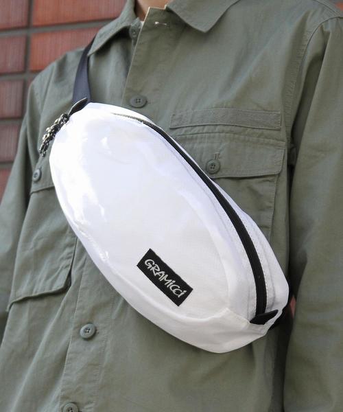 Gramicci（グラミチ）の「Gramicci(グラミチ)別注リップストップボディバッグ（ボディバッグ/ウエストポーチ・メンズ・ホワイト/ブラック/ダークグレー/レッド・FREE）」の2枚目の写真