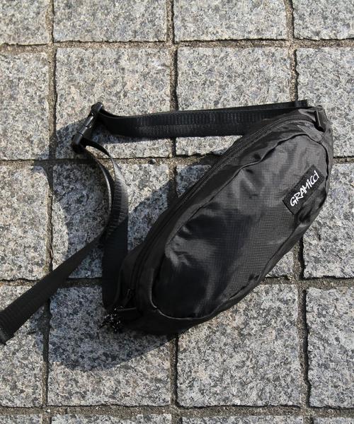 Gramicci（グラミチ）の「Gramicci(グラミチ)別注リップストップボディバッグ（ボディバッグ/ウエストポーチ・メンズ・ホワイト/ブラック/ダークグレー/レッド・FREE）」の3枚目の写真