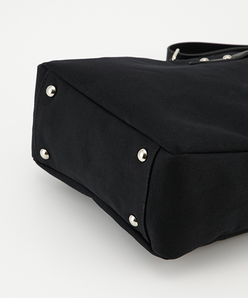 AZUL by moussy（アズールバイマウジー）の「合皮コンビキャンバスミニトートバッグ（ショルダーバッグ・レディース・ブラック/オフホワイト・FREE）」の12枚目の写真