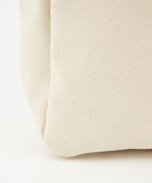 AZUL by moussy（アズールバイマウジー）の「合皮コンビキャンバスミニトートバッグ（ショルダーバッグ・レディース・ブラック/オフホワイト・FREE）」の7枚目の写真