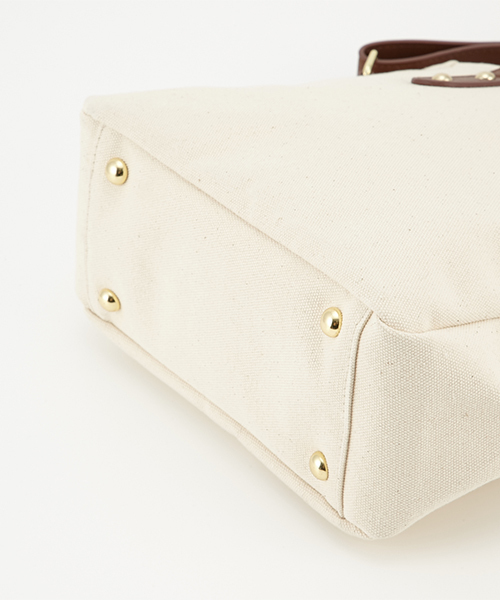 AZUL by moussy（アズールバイマウジー）の「合皮コンビキャンバスミニトートバッグ（ショルダーバッグ・レディース・ブラック/オフホワイト・FREE）」の4枚目の写真