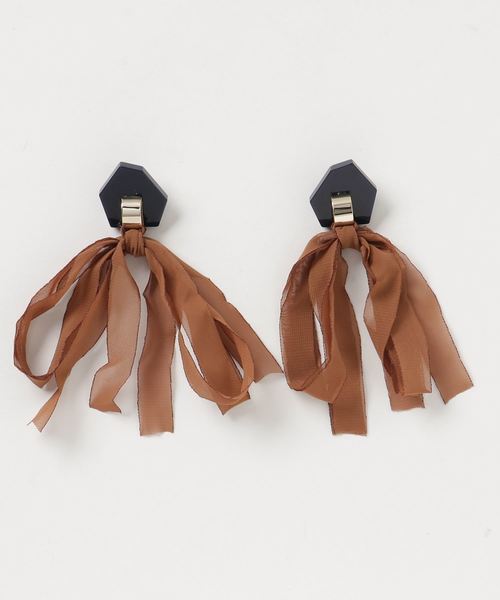 marjour（マージュール）の「CHIFFON RIBON PIERCE/EARRING（ピアス（両耳用）・レディース・ブラウン/キャメル/ブラウン系その他/イエロー系その他・ﾌﾘ-）」の4枚目の写真