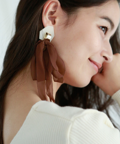 marjour（マージュール）の「CHIFFON RIBON PIERCE/EARRING（ピアス（両耳用）・レディース・ブラウン/キャメル/ブラウン系その他/イエロー系その他・ﾌﾘ-）」の11枚目の写真
