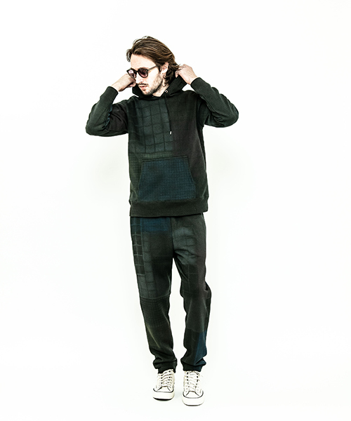 ACANTHUS(アカンサス)の「mpa2011-patchwork mix print parka パーカー(パーカー・メンズ・グレー/ブラック・S/M/L/XL)」の3枚目の写真