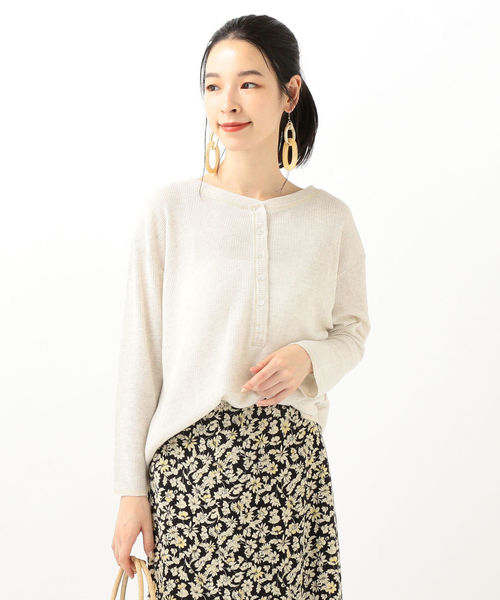 SHIPS(シップス)の「PrimaryNavyLabel:コットンワッフルヘンリーネック(Tシャツ/カットソー・レディース・ライトグレー/ベージュ・38/36)」の11枚目の写真