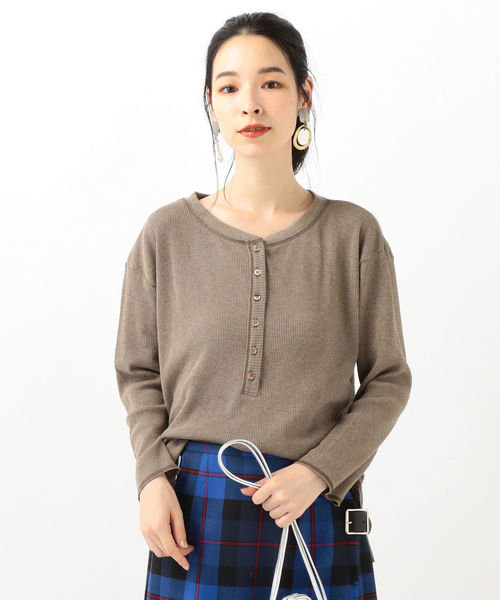 SHIPS(シップス)の「PrimaryNavyLabel:コットンワッフルヘンリーネック(Tシャツ/カットソー・レディース・ライトグレー/ベージュ・38/36)」の17枚目の写真