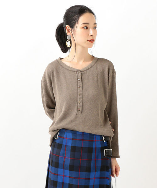SHIPS(シップス)の「PrimaryNavyLabel:コットンワッフルヘンリーネック(Tシャツ/カットソー・レディース・ライトグレー/ベージュ・38/36)」の18枚目の写真