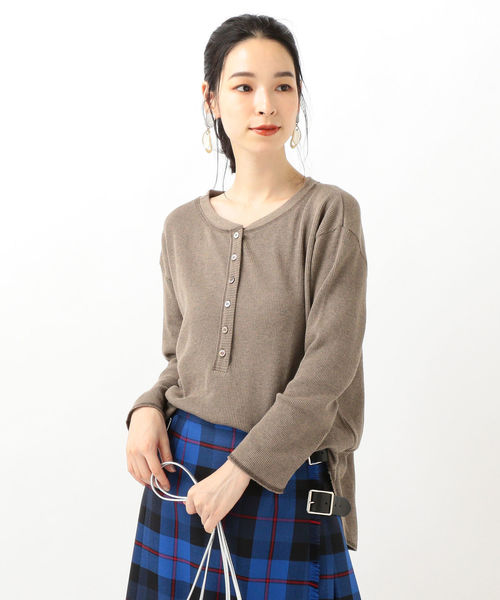 SHIPS(シップス)の「PrimaryNavyLabel:コットンワッフルヘンリーネック(Tシャツ/カットソー・レディース・ライトグレー/ベージュ・38/36)」の19枚目の写真
