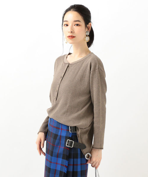 SHIPS(シップス)の「PrimaryNavyLabel:コットンワッフルヘンリーネック(Tシャツ/カットソー・レディース・ライトグレー/ベージュ・38/36)」の21枚目の写真