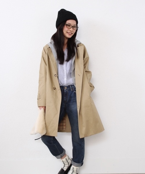 coen(コーエン)の「サテントレンチコート(トレンチコート・レディース・ベージュ/ネイビー・MEDIUM/LARGE)」の2枚目の写真