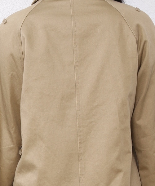 coen(コーエン)の「サテントレンチコート(トレンチコート・レディース・ベージュ/ネイビー・MEDIUM/LARGE)」の8枚目の写真