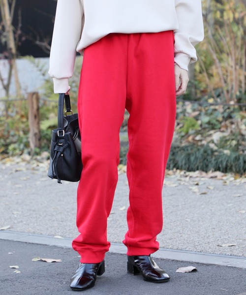 United Athle（ユナイテッドアスレ）の「雑誌 『VERY』10月号にて掲載！【United Athle】テーパードリブスウェットパンツ 5017（スウェットパンツ・メンズ・ブラック/グレー/クリーム/ホワイト/チャコールグレー/ロイヤルブルー/バーガンディー/レッド/ネイビー/パープル/オリーブ/ダークブラウン/アイボリー/イエロー・S/M/L/XL/XXL）」の13枚目の写真