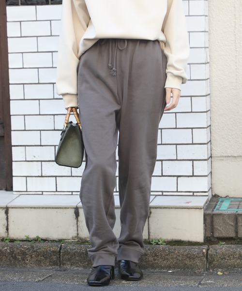 United Athle（ユナイテッドアスレ）の「雑誌 『VERY』10月号にて掲載！【United Athle】テーパードリブスウェットパンツ 5017（スウェットパンツ・メンズ・ブラック/グレー/クリーム/ホワイト/チャコールグレー/ロイヤルブルー/バーガンディー/レッド/ネイビー/パープル/オリーブ/ダークブラウン/アイボリー/イエロー・S/M/L/XL/XXL）」の5枚目の写真