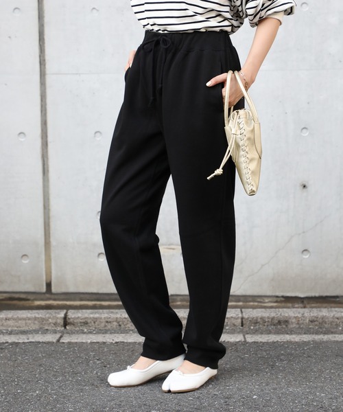 United Athle（ユナイテッドアスレ）の「雑誌 『VERY』10月号にて掲載！【United Athle】テーパードリブスウェットパンツ 5017（スウェットパンツ・メンズ・ブラック/グレー/クリーム/ホワイト/チャコールグレー/ロイヤルブルー/バーガンディー/レッド/ネイビー/パープル/オリーブ/ダークブラウン/アイボリー/イエロー・S/M/L/XL/XXL）」の4枚目の写真