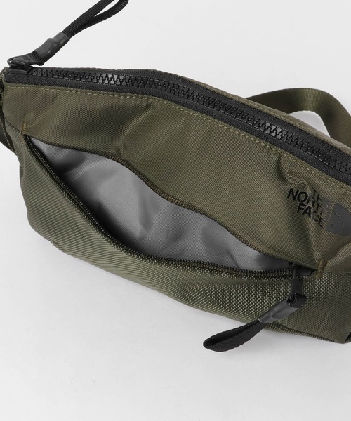 THE NORTH FACE（ザノースフェイス）の「THE NORTH FACE　Electra Tote S（ショルダーバッグ・メンズ・ブラック/カーキ・SMALL）」の7枚目の写真