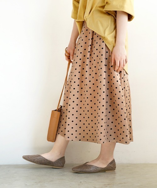 e-zakkamania stores（イーザッカマニアストアーズ）の「レトロドット フレアスカート（スカート・レディース・ブラック/ベージュ/ブラウン/ミント/テラコッタ/オリーブ/ライトブルー/ブラック系その他/アイボリー・M）」の7枚目の写真