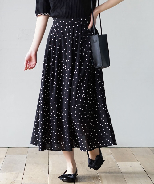 e-zakkamania stores（イーザッカマニアストアーズ）の「レトロドット フレアスカート（スカート・レディース・ブラック/ベージュ/ブラウン/ミント/テラコッタ/オリーブ/ライトブルー/ブラック系その他/アイボリー・M）」の4枚目の写真