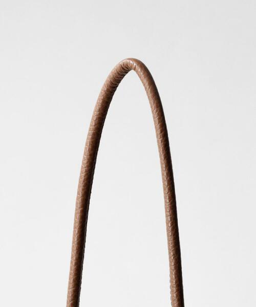 NOMADIS(ノマディス)の「<NOMADIS>BEAK レザーショルダーバッグ ◆(ショルダーバッグ・レディース・オフホワイト/モカ・FREE)」の7枚目の写真