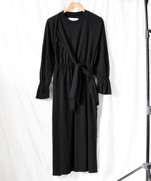 SUPERTHANKS(スーパーサンクス)の「/SUPERTHANKS/STOLE PULLOVER ONE PIECE(ワンピース・レディース・ホワイト/ブラック/ベージュ・ONE SIZE)」の2枚目の写真
