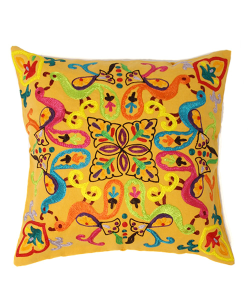 Amina（アミナ）の「【チャイハネ】カシミール刺繍　クッションカバー（クッション/クッションカバー・レディース・ブラック/ブルー/パープル/レッド/ホワイト/イエロー・FREE）」の2枚目の写真