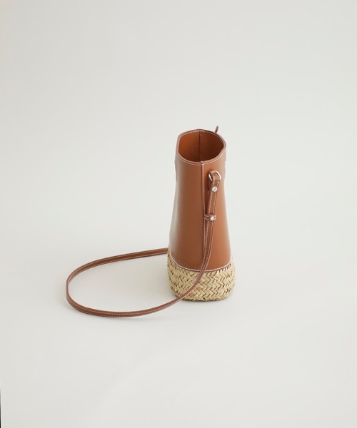 YAHKI(ヤーキ)の「【YAHKI(ヤーキ)】2WAYレザー切り替えショルダーバッグ/YH-385(ショルダーバッグ・レディース・ブラック/ブラウン/アイボリー・FREE)」の13枚目の写真