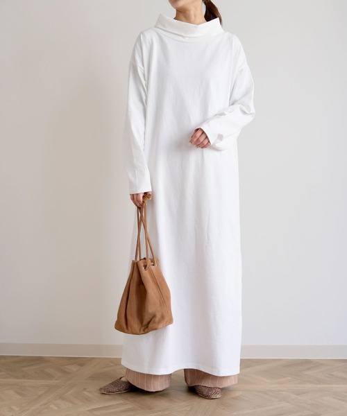 HER CLOSET(ハークローゼット)の「【HERCLOSET】スタンドカラーヘビーウェイトロングワンピース(ワンピース・レディース・ブラック/オフホワイト/ブルー/グレイッシュベージュ・M)」の21枚目の写真