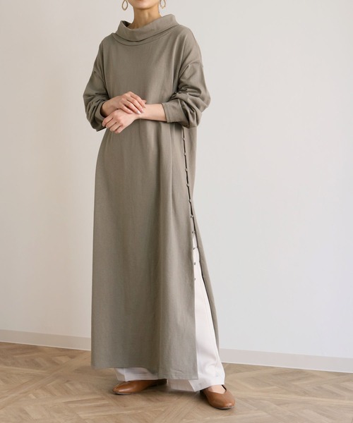 HER CLOSET(ハークローゼット)の「【HERCLOSET】スタンドカラーヘビーウェイトロングワンピース(ワンピース・レディース・ブラック/オフホワイト/ブルー/グレイッシュベージュ・M)」の22枚目の写真