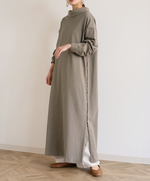 HER CLOSET(ハークローゼット)の「【HERCLOSET】スタンドカラーヘビーウェイトロングワンピース(ワンピース・レディース・ブラック/オフホワイト/ブルー/グレイッシュベージュ・M)」の9枚目の写真