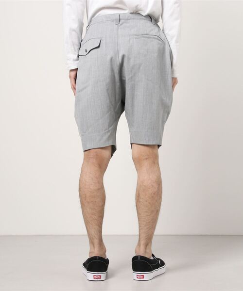 ANREALAGE（アンリアレイジ）の「ANREALAGE(アンリアレイジ) ハイアングルショートスラックス（その他パンツ・メンズ・グレー/ブラック・46/48）」の4枚目の写真