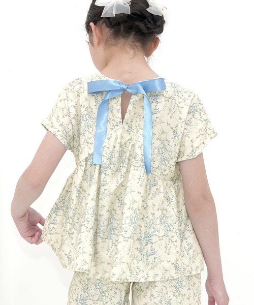 Bee des Bee（ビーデスビー）の「バックリボンフレアトップス（シャツ/ブラウス・キッズ・ライトブルー/ネイビー/ラベンダー/ローズ/ベージュ/ライトグレー/ブラック/ピンクベージュ/イエロー/ミント/カーキ/ホワイト/ライトイエロー/アイボリー/ライラック/ブラック系/チェリーピンク/アイボリー系2/アイボリー系1/ブルー系その他/ベージュ系その他/アイボリー系3/ブラック系その他/ホワイト系その他/パープル系その他・110cm/120cm/130cm/140cm/150cm/100cm）」の11枚目の写真