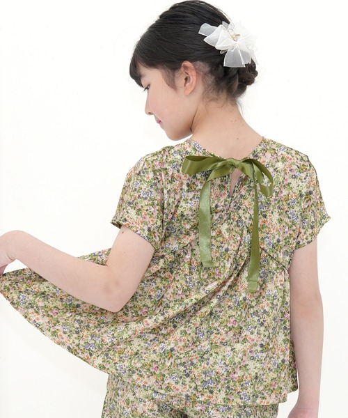 Bee des Bee（ビーデスビー）の「バックリボンフレアトップス（シャツ/ブラウス・キッズ・ライトブルー/ネイビー/ラベンダー/ローズ/ベージュ/ライトグレー/ブラック/ピンクベージュ/イエロー/ミント/カーキ/ホワイト/ライトイエロー/アイボリー/ライラック/ブラック系/チェリーピンク/アイボリー系2/アイボリー系1/ブルー系その他/ベージュ系その他/アイボリー系3/ブラック系その他/ホワイト系その他/パープル系その他・110cm/120cm/130cm/140cm/150cm/100cm）」の10枚目の写真