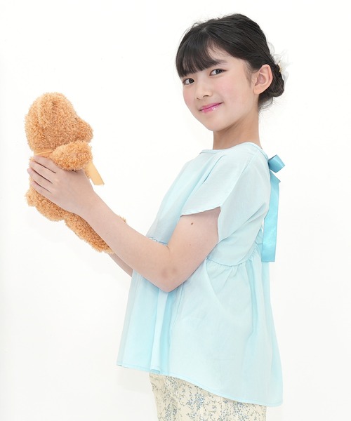 Bee des Bee（ビーデスビー）の「バックリボンフレアトップス（シャツ/ブラウス・キッズ・ライトブルー/ネイビー/ラベンダー/ローズ/ベージュ/ライトグレー/ブラック/ピンクベージュ/イエロー/ミント/カーキ/ホワイト/ライトイエロー/アイボリー/ライラック/ブラック系/チェリーピンク/アイボリー系2/アイボリー系1/ブルー系その他/ベージュ系その他/アイボリー系3/ブラック系その他/ホワイト系その他/パープル系その他・110cm/120cm/130cm/140cm/150cm/100cm）」の17枚目の写真