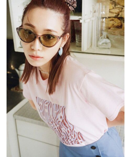 jouetie（ジュエティ）の「Hippieゼブラロゴ Tシャツ（Tシャツ/カットソー・レディース・アイボリー/ブラック/ピンク・MEDIUM）」の2枚目の写真