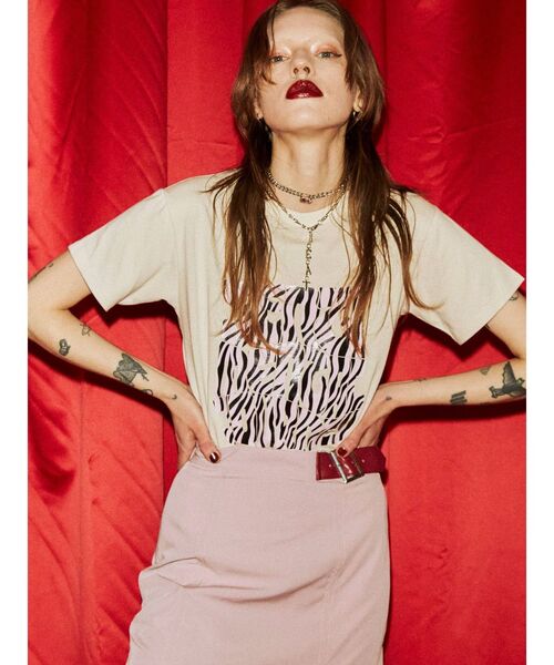 jouetie（ジュエティ）の「Hippieゼブラロゴ Tシャツ（Tシャツ/カットソー・レディース・アイボリー/ブラック/ピンク・MEDIUM）」の6枚目の写真