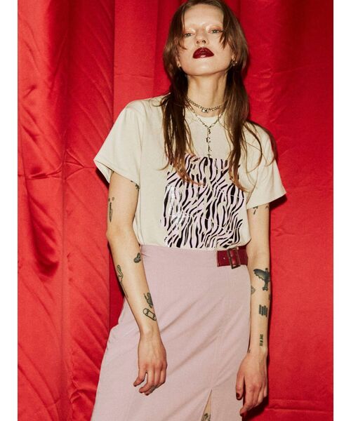 jouetie（ジュエティ）の「Hippieゼブラロゴ Tシャツ（Tシャツ/カットソー・レディース・アイボリー/ブラック/ピンク・MEDIUM）」の7枚目の写真