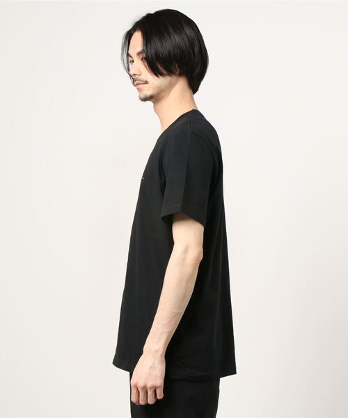 TOMMY(トミー)の「TOMMY-CREW NECK CORE FLAG-SSTEE/トミー ヒルフィガー 半袖 Tシャツ(Tシャツ/カットソー・メンズ・ホワイト/ブラック・M/L/XL)」の8枚目の写真