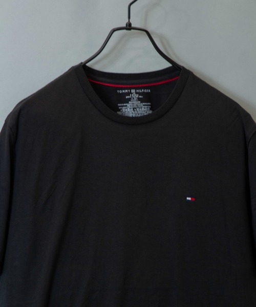 TOMMY(トミー)の「TOMMY-CREW NECK CORE FLAG-SSTEE/トミー ヒルフィガー 半袖 Tシャツ(Tシャツ/カットソー・メンズ・ホワイト/ブラック・M/L/XL)」の5枚目の写真